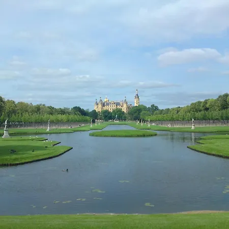 Casa de hóspedes Karina Schwerin 3*